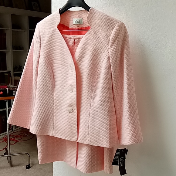 Le Suit Skirt Suit - Picture 4 of 13